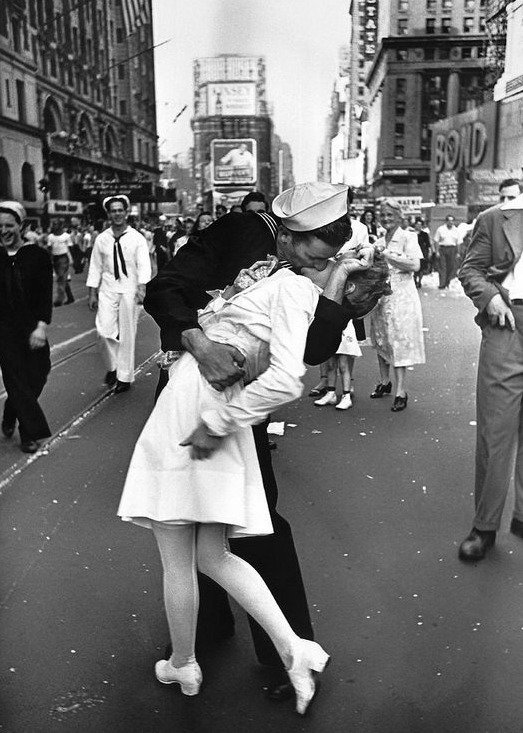 Поцелуй, 1945 г.